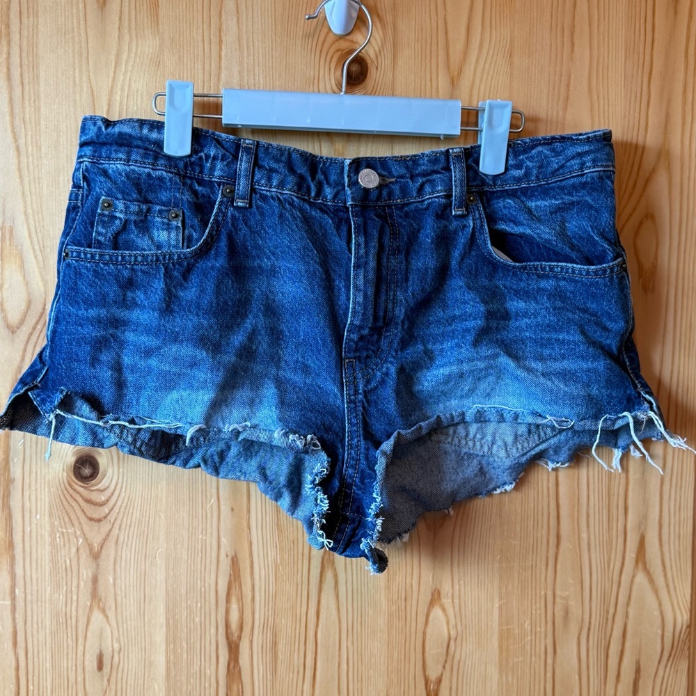 BDG High Rise Cut Off Denim Jean Shorts Size 31 Distressed Festival Concert